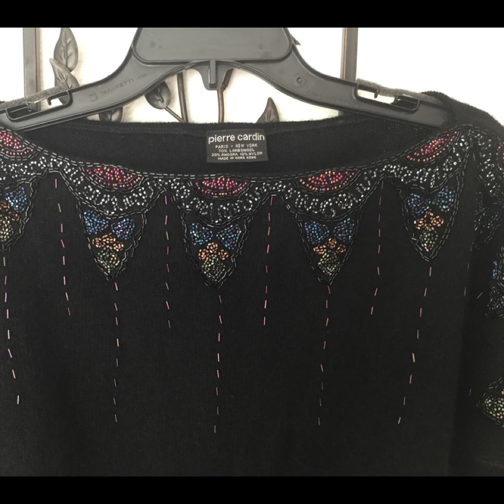 SOLD🔺Vintage beaded Sweater - Picture 1 of 3